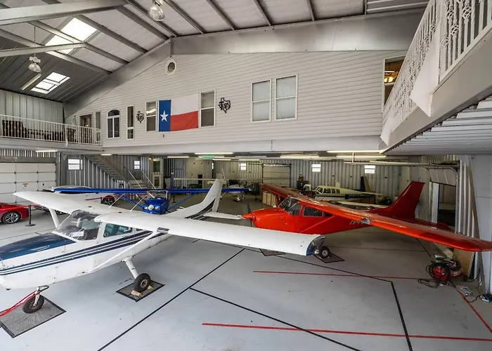 Airplane Hangar Loft - Coolest In Worth * Fort Worth