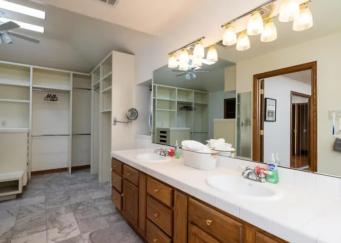 Airplane Hangar Loft - Coolest In Worth Holiday home Fort Worth