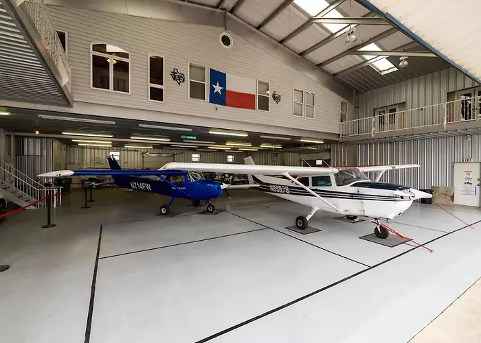 Airplane Hangar Loft - Coolest In Worth Fort Worth