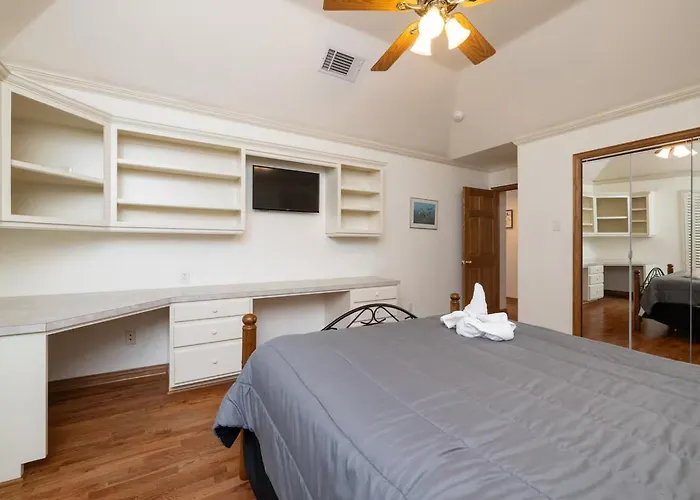 Holiday home Airplane Hangar Loft - Coolest In Worth