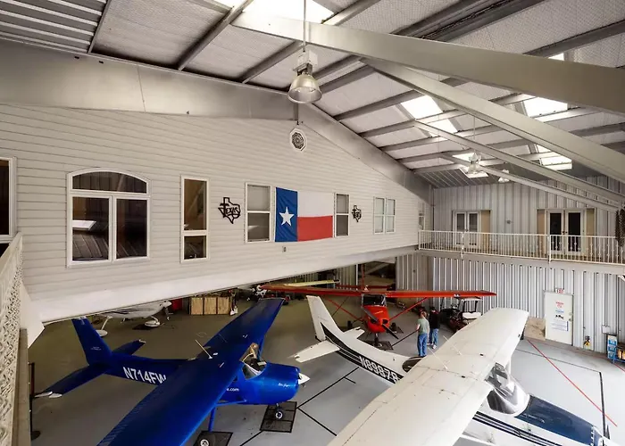 Airplane Hangar Loft - Coolest In Worth * Fort Worth
