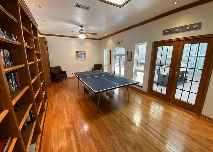 Holiday home Airplane Hangar Loft - Coolest In Worth *